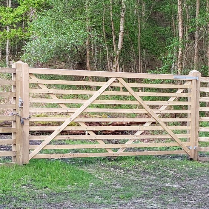10 Rail Wooden Deer Gate