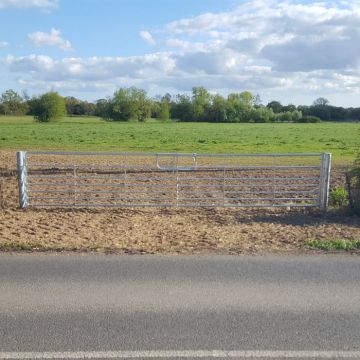 Ashbourne Gate Pair 9.15m Total Width