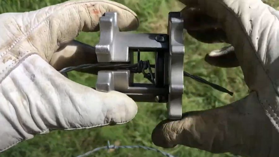 DeBarber Barb Removal Tool by Wireman
